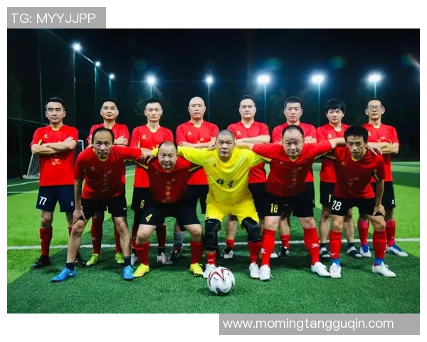 足球明星穿短裤的时尚瞬间大集合，尽显运动魅力与个性风采